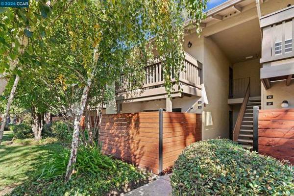 2730 Oak Rd, Walnut Creek, CA 94597