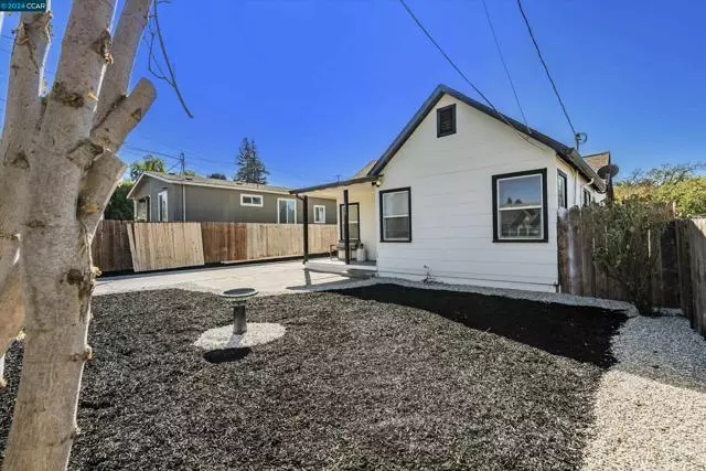 1037 Lewis Ave, Vallejo, CA 94591