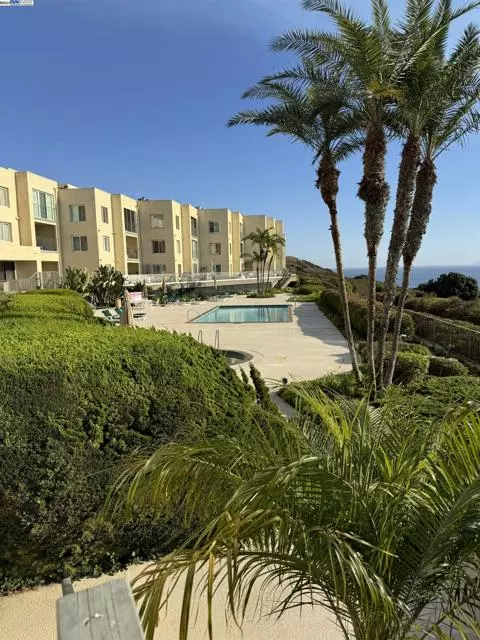 Rancho Palos Verdes, CA 90275,3200 La Rotonda Drive