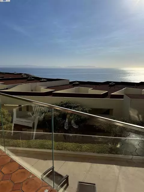 Rancho Palos Verdes, CA 90275,3200 La Rotonda Drive