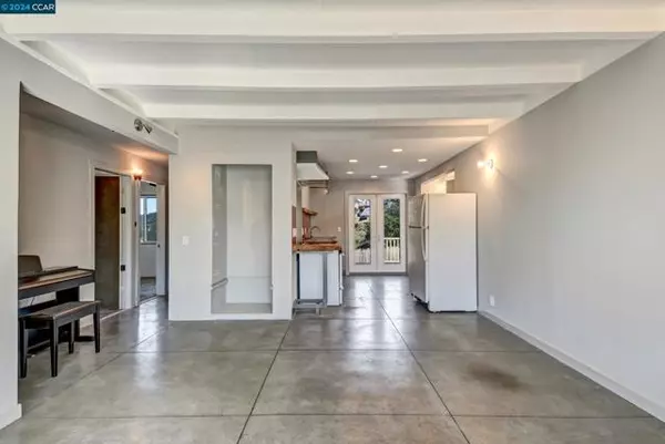 Pacifica, CA 94044,499 Manor Dr