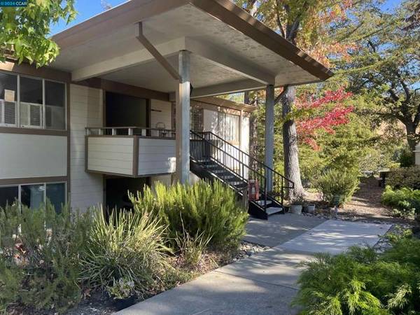 3224 Tice Creek Dr, Walnut Creek, CA 94595