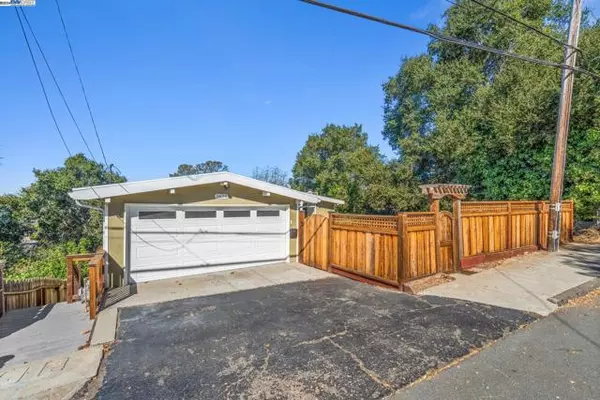 Hayward, CA 94541,1674 E St