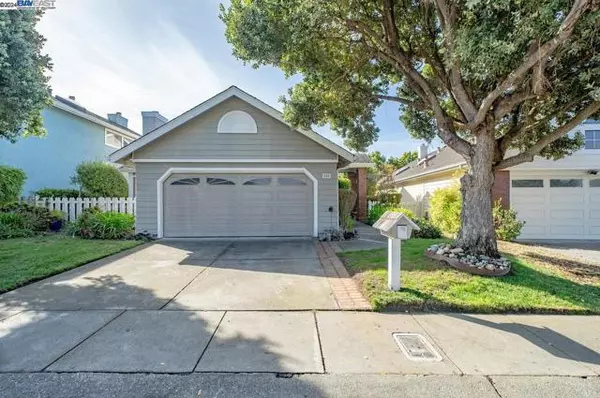 380 Greenbrier Rd,  Half Moon Bay,  CA 94019