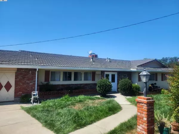 4180 Dingley St, Oakland, CA 94605