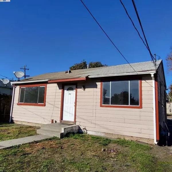 1065 Runnymede St,  East Palo Alto,  CA 94303