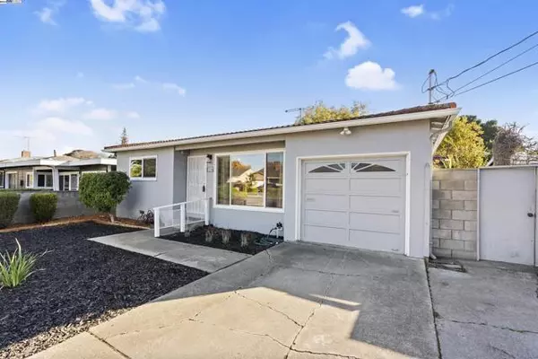 1304 Hollyburne Ave, Menlo Park, CA 94025
