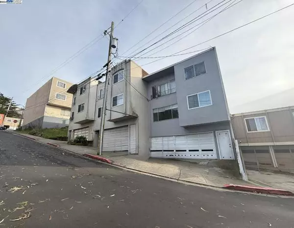 56 Edgewood Ct, Daly City, CA 94014