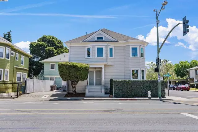 Oakland, CA 94607,1002 Adeline St