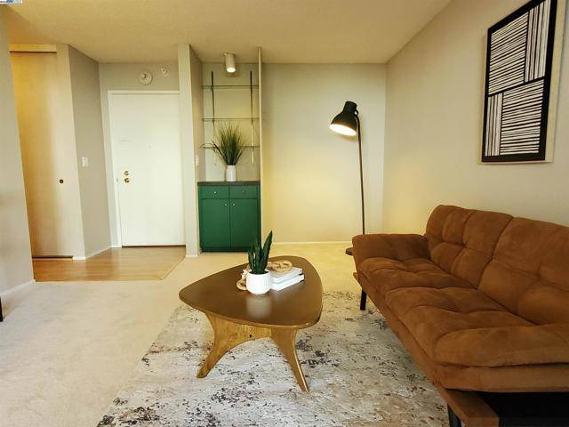 Emeryville, CA 94608,2 Admiral Dr