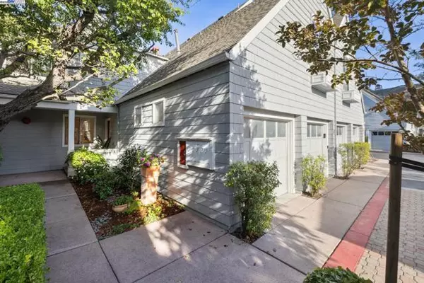 504 Mendocino Way, Redwood City, CA 94065