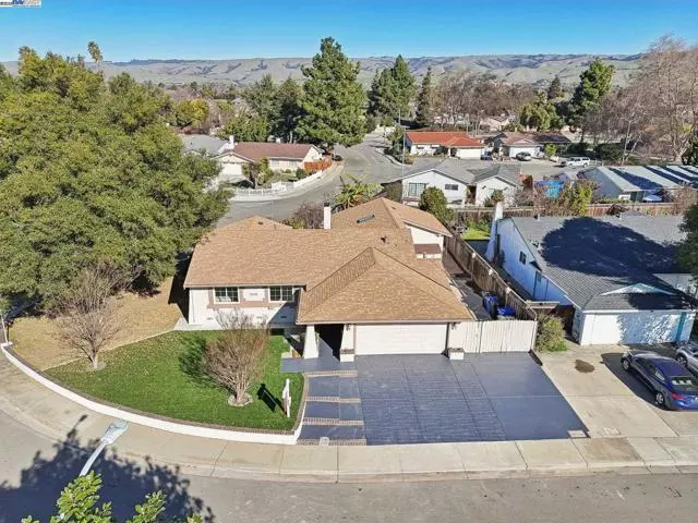 Fremont, CA 94555,34348 Atteridge Ct