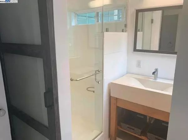 Oakland, CA 94607,1832 Peralta