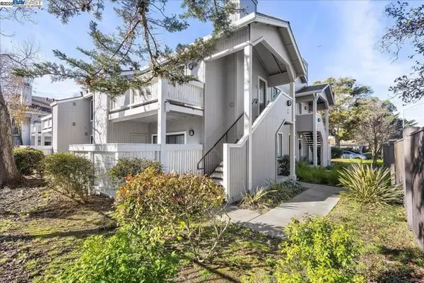 222 Schooner Ct, Richmond, CA 94804