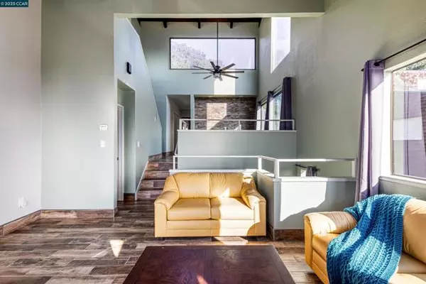 Oakland, CA 94619,12 Sereno Cir