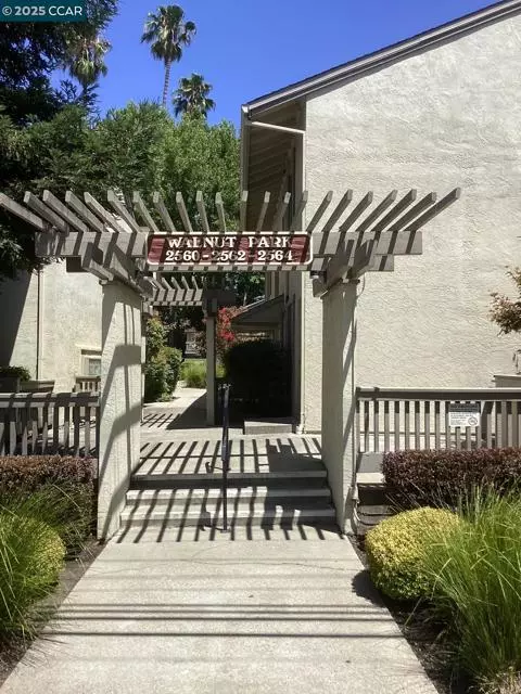 2560 Walnut Blvd, Walnut Creek, CA 94596