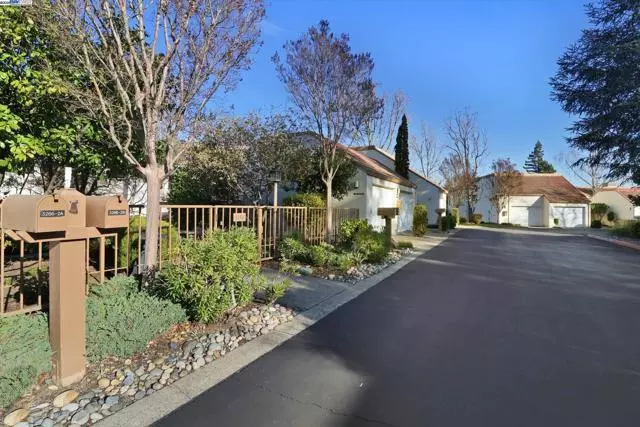 3266 Ptarmigan Dr, Walnut Creek, CA 94595