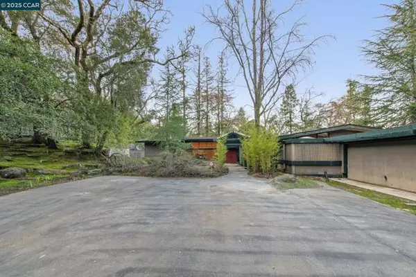 Orinda, CA 94563,4 Sol Brae Way