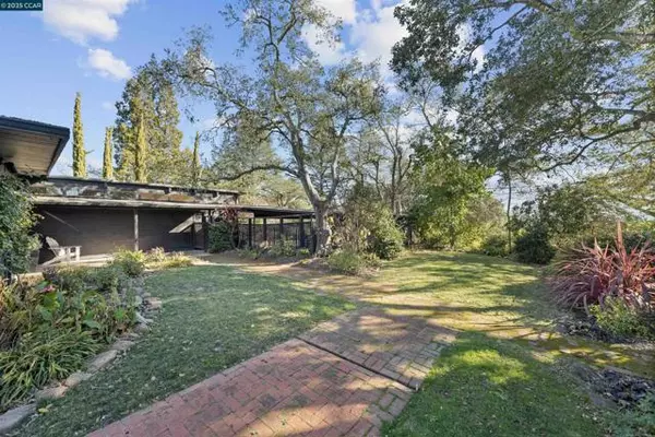 Orinda, CA 94563,85 El Gavilan Rd