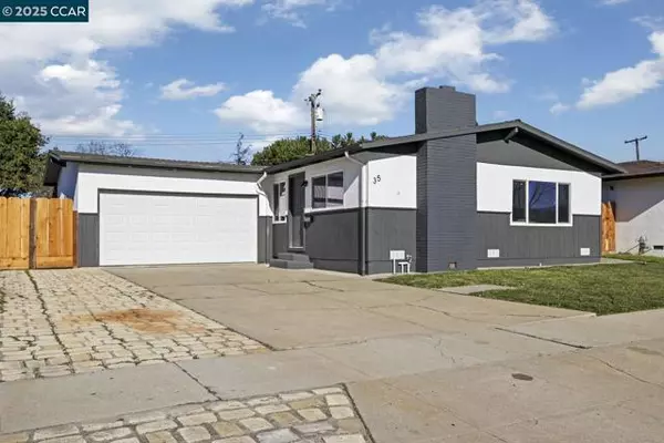 35 Saint Brendan Way, Salinas, CA 93906