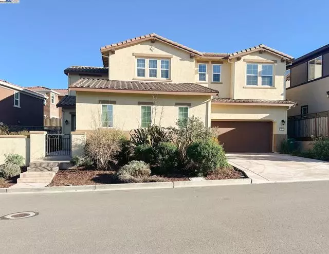 Hayward, CA 94542,8 Harkness Circle