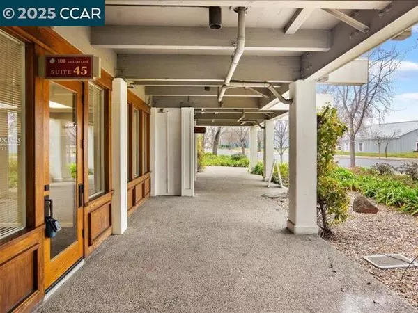 Pleasant Hill, CA 94523,101 Gregory Lane #45