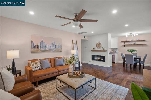 825 Oak Grove Rd, Concord, CA 94518