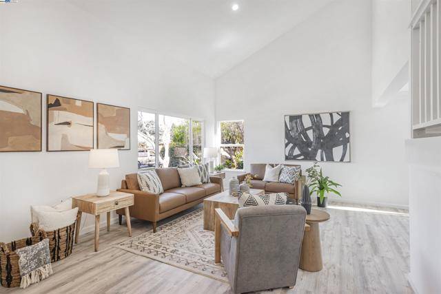 Fremont, CA 94555,33235 Lark Way
