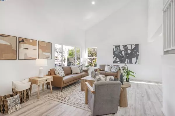 Fremont, CA 94555,33235 Lark Way