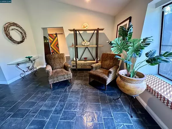 Oakland, CA 94619,4416 Reinhardt Dr