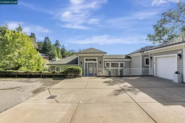 4 Berrybrook Hollow, Orinda, CA 94563