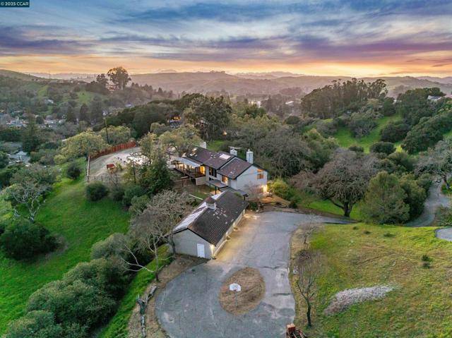 5 Leeward Glen Road, Lafayette, CA 94549