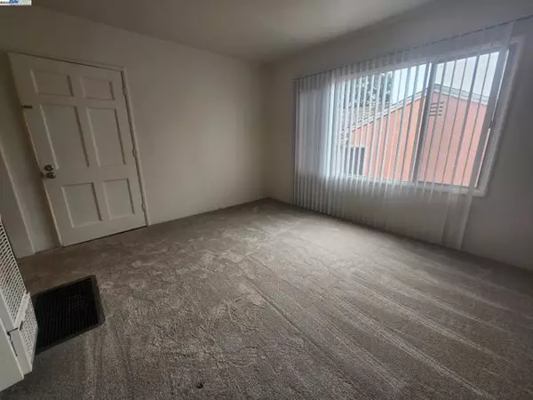 Hayward, CA 94541,1587 C St