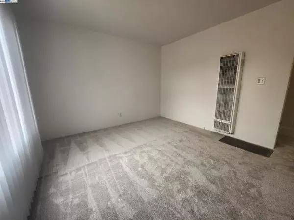 Hayward, CA 94541,1587 C St