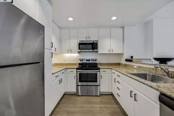 San Francisco, CA 94107,260 King Street