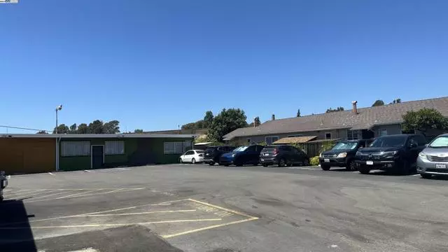 Hayward, CA 94541,19740 Mission Blvd
