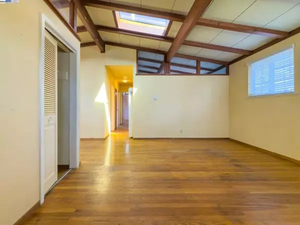 Livermore, CA 94551,1384 Sunset Dr