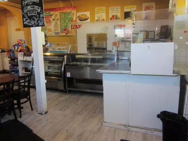 Oakland, CA 94603,9639 International Blvd