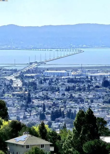 Hayward, CA 94542,0 Chronicle