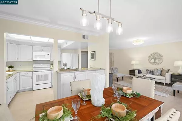 Walnut Creek, CA 94595,1549 Oakmont Dr