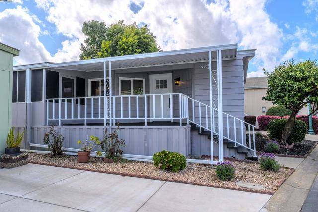 Pleasanton, CA 94566,3263 Vineyard Ave