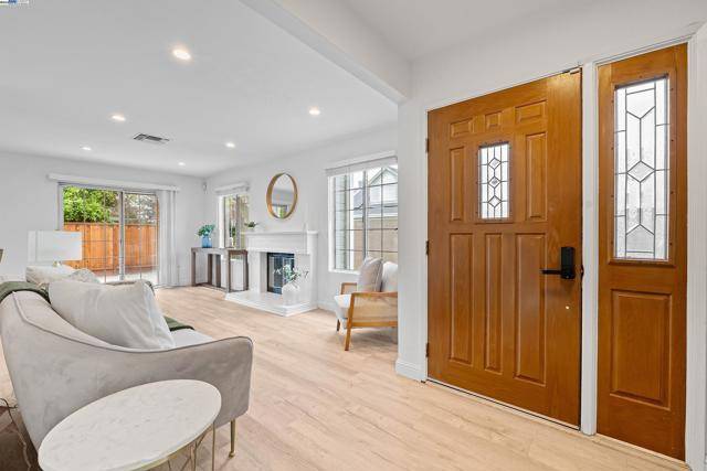 Pleasanton, CA 94566,238 Mavis Dr