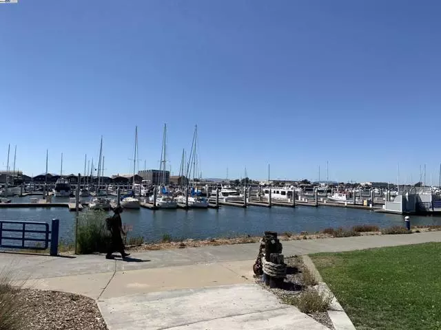 Vallejo, CA 94590,25 Burnham st
