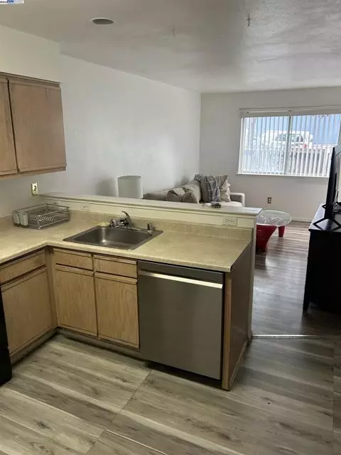 Oakland, CA 94601,1830 Vicksburg Ave
