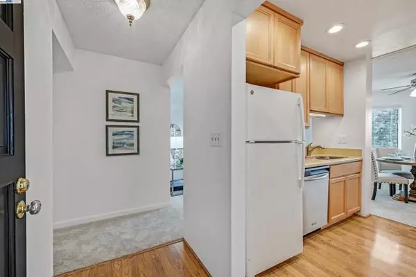 Hayward, CA 94546,21109 Gary Dr