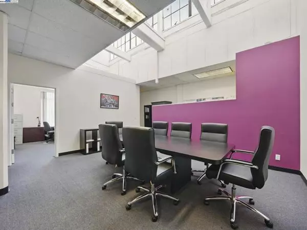 Oakland, CA 94607,212 9Th St, Unit 309