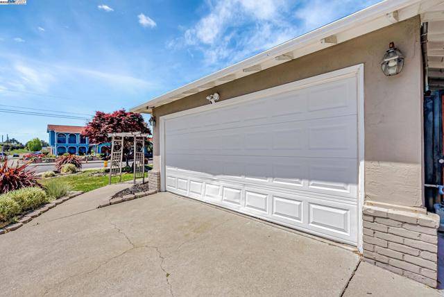 Hayward, CA 94545,2683 Cryer St