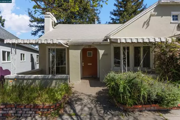 Oakland, CA 94610,3747 Park Boulevard Way