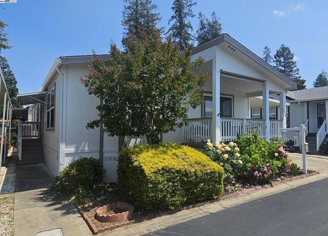 Pleasanton, CA 94566,3263 Vineyard Ave #174