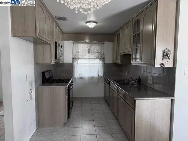 Hayward, CA 94545,26772 Peterman Ave